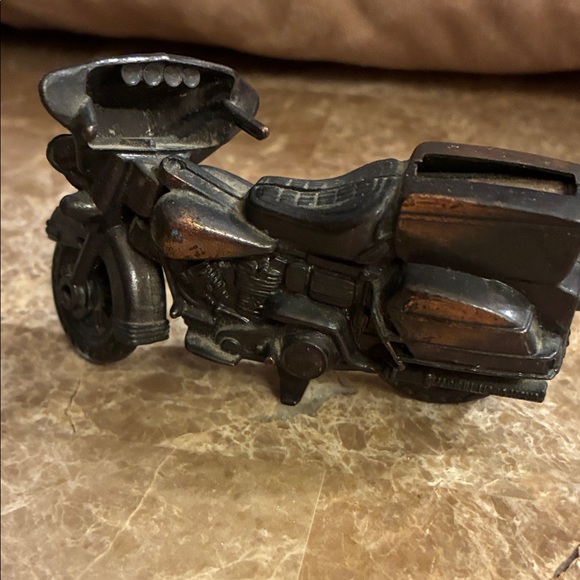 Vintage Die Cast Metal Motorcycle Pencil Sharpener - Picture 5 of 13